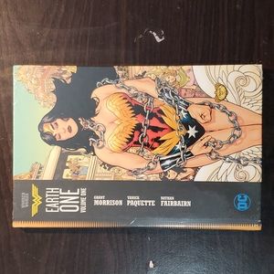 Book, Wonder woman Earth One volume one
